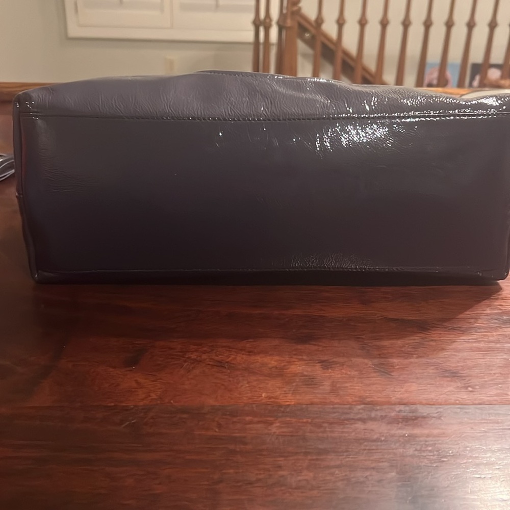 GUCCI Patent Leather SoHo Chain Bag Navy - Picture 8 of 17